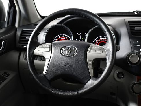 Used 2010 Toyota Highlander Limited image 29
