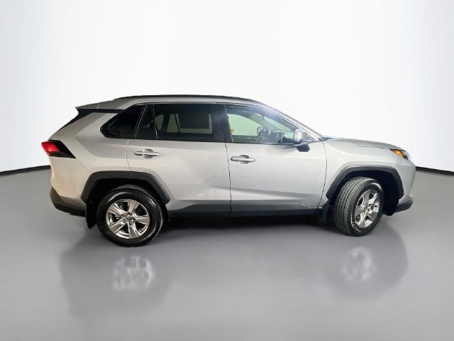 Used 2025 Toyota RAV4 XLE w/ Convenience Package FWD image 9