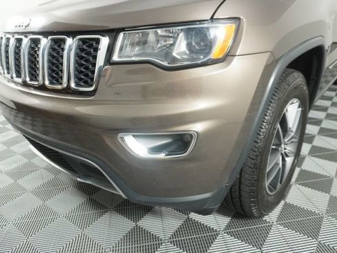 Used 2018 Jeep Grand Cherokee Limited w/ Trailer Tow Group IV RWD image 11