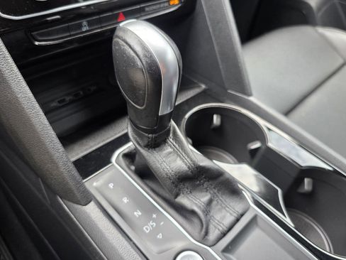 Used 2020 Volkswagen Atlas Cross Sport SEL image 16