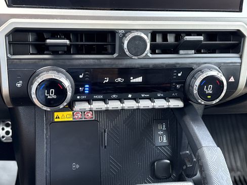 Used 2024 Toyota Tacoma TRD Sport w/ TRD Sport Premium Package AWD/4WD image 30
