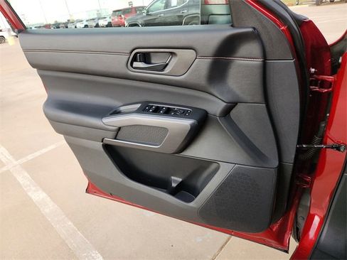 Used 2024 Nissan Pathfinder Rock Creek image 13