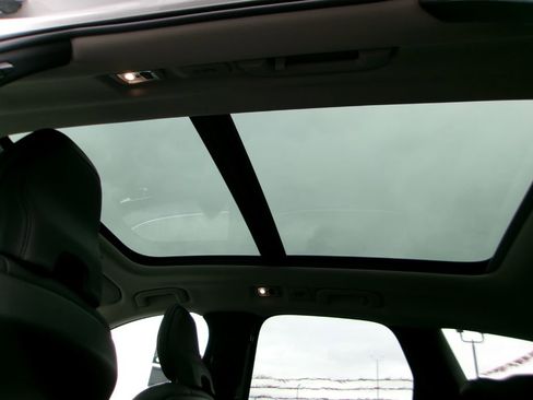 Used 2021 Volvo XC60 T5 Momentum w/ Premium Package image 14