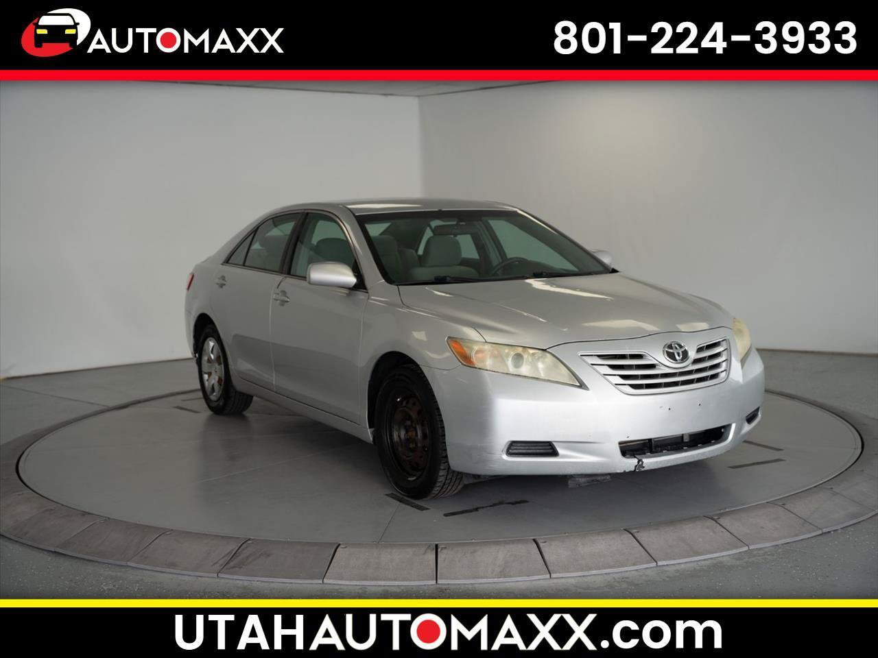 Used 2009 Toyota Camry LE FWD image 1