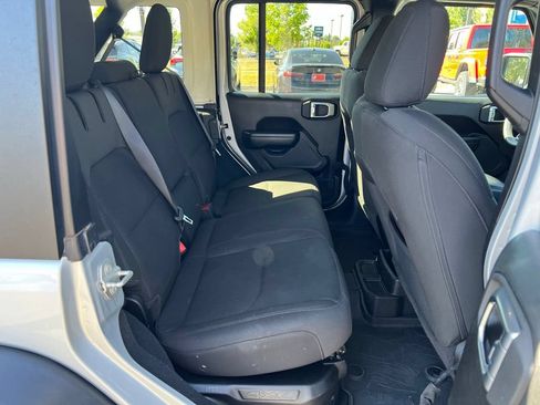 Used 2023 Jeep Wrangler Unlimited AWD/4WD image 23