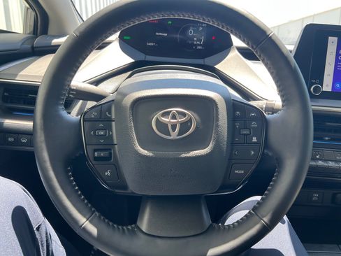 Used 2024 Toyota Prius XLE FWD image 25