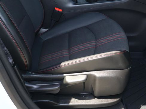Used 2023 Chevrolet Equinox RS FWD image 19