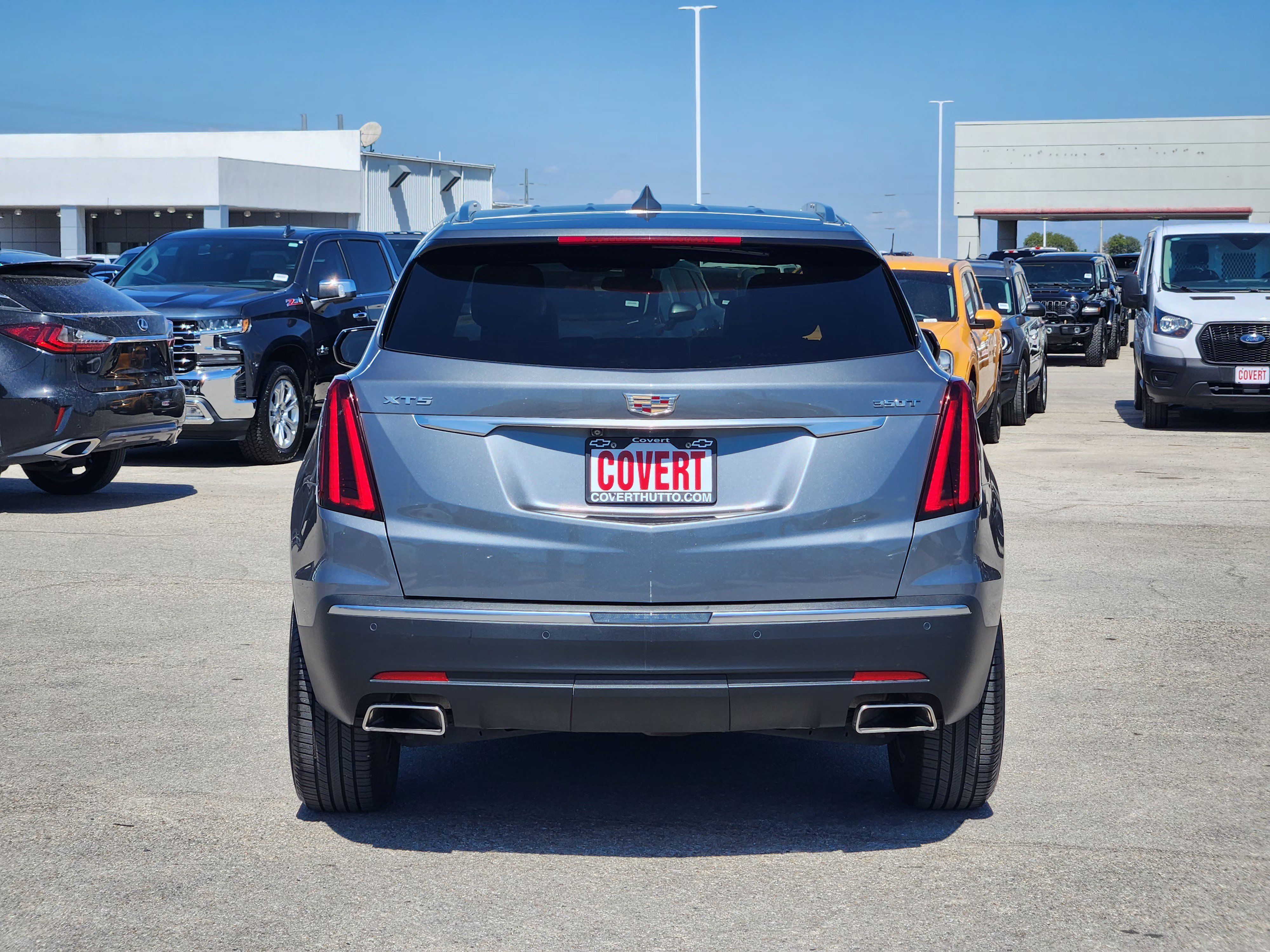 Used 2022 Cadillac XT5 Luxury w/ LPO, Floor Liner Package FWD image 6
