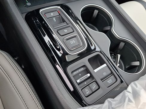 New 2026 Honda Pilot Touring image 7