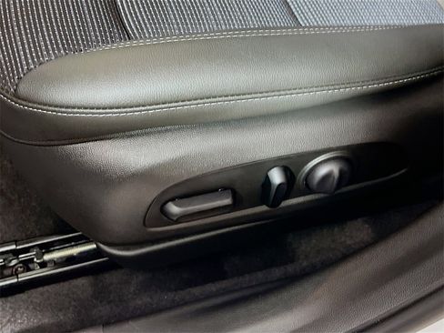 Used 2024 Buick Envista Preferred w/ Convenience I Package image 18