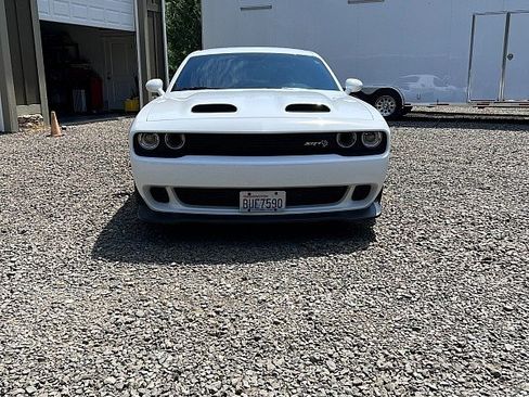 Used 2020 Dodge Challenger SRT Hellcat w/ Plus Package RWD image 2