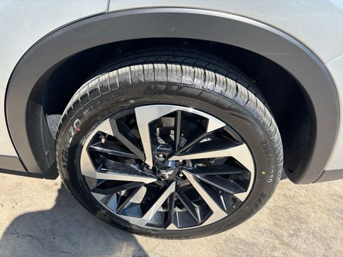 Used 2024 Mitsubishi Outlander SE image 11