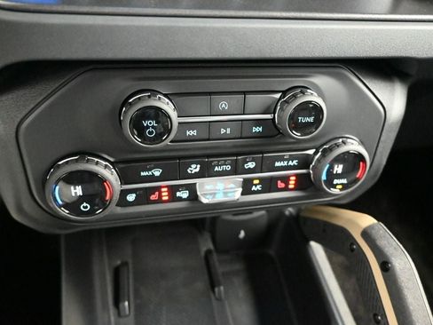 New 2025 Ford Bronco Badlands image 20