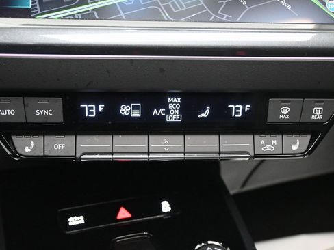 Used 2025 Audi Q4 e-tron Premium Plus w/ Premium Plus image 15