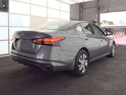 Certified 2024 Nissan Altima 2.5 S FWD image 3