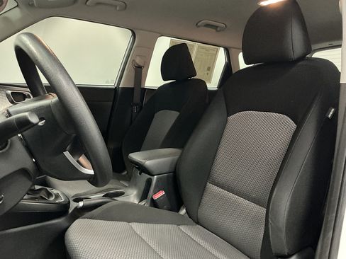 Used 2024 Kia Soul LX w/ Option Group 015 FWD image 9