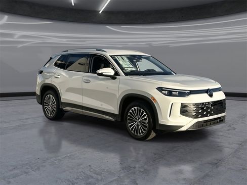 New 2026 Volkswagen Tiguan S image 2