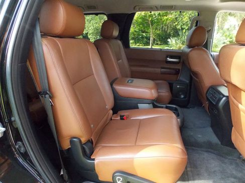 Used 2011 Toyota Sequoia Platinum AWD/4WD image 19