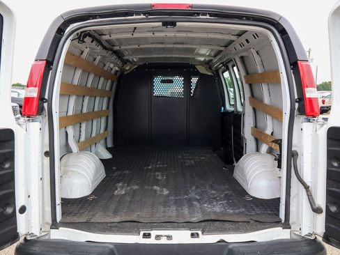 Used 2024 Chevrolet Express 2500 w/ Driver Convenience Package RWD image 5