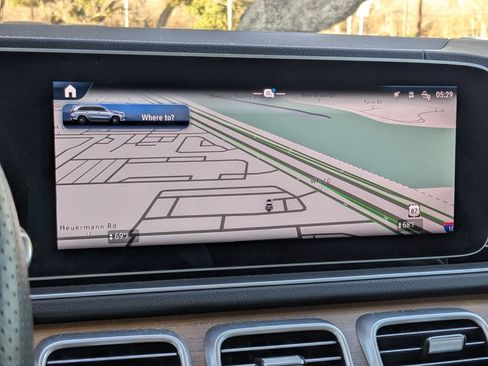 Used 2024 Mercedes-Benz GLS 450 4MATIC image 16