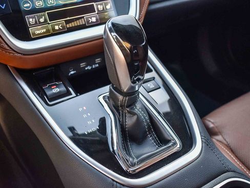 Used 2022 Subaru Outback Touring XT image 19