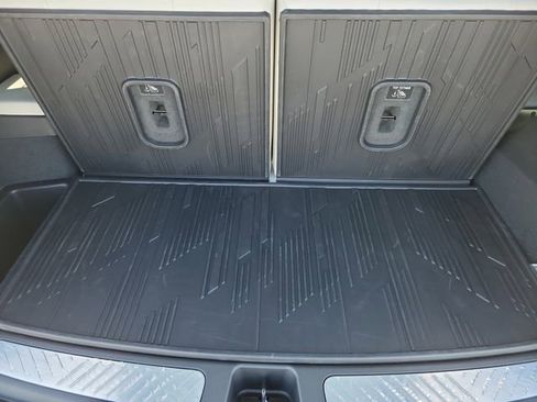 New 2026 Cadillac Vistiq Sport w/ LPO, Floor Liner Package AWD/4WD image 12