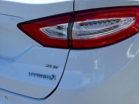 Used 2016 Ford Fusion SE FWD image 24