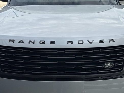 Certified 2025 Land Rover Range Rover Long Wheelbase SE AWD/4WD image 11