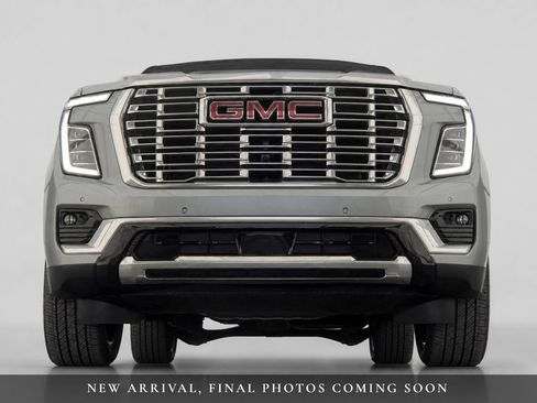Used 2026 GMC Yukon Denali w/ Sun & Power Step Package AWD/4WD image 11