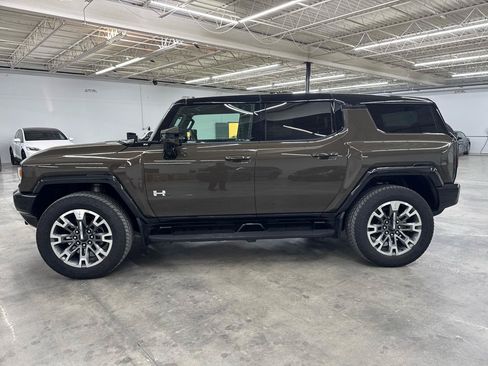 Used 2025 GMC Hummer EV 3X w/ LPO, Illumination Package AWD/4WD image 12
