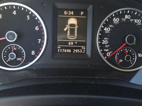 Used 2016 Volkswagen Tiguan S image 13