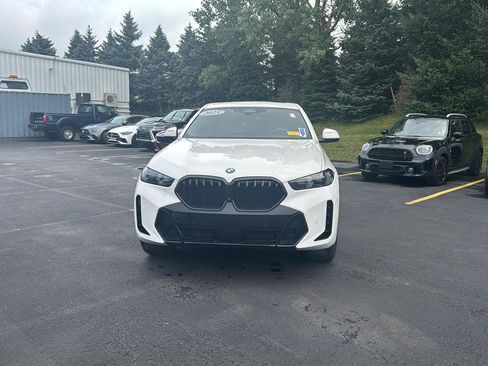 Used 2025 BMW X6 xDrive40i w/ Climate Comfort Package AWD/4WD image 8