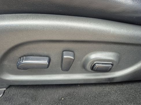 Used 2018 Nissan Pathfinder SL AWD/4WD image 13
