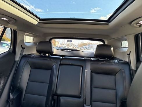 Used 2021 GMC Terrain SLT image 24