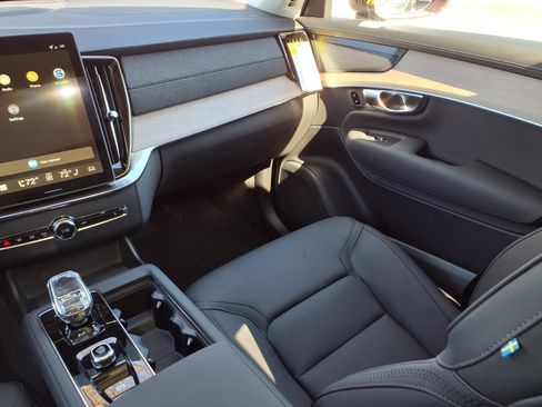 New 2026 Volvo XC90 B6 Plus w/ Protection Package image 21