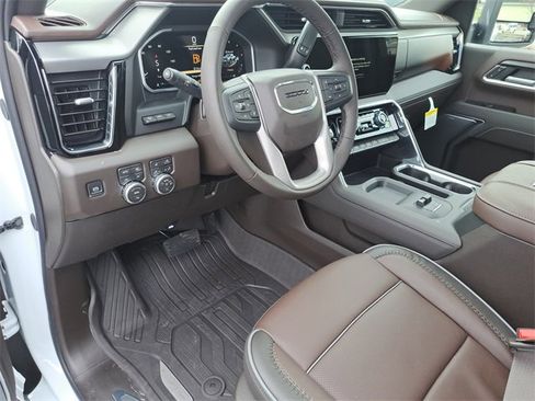 New 2026 GMC Sierra 2500 Denali w/ Denali Reserve Package image 13