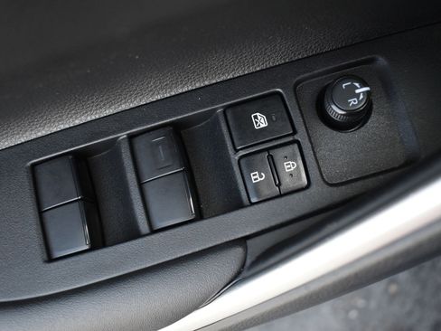 Used 2023 Toyota Corolla Cross AWD Hybrid w/ Moonroof Package image 13