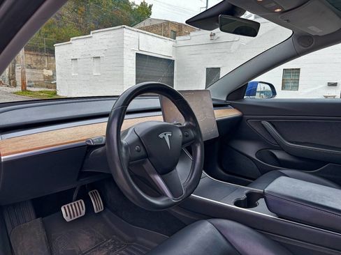 Used 2018 Tesla Model 3 Performance image 14