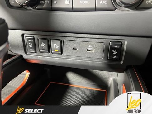 Used 2024 Nissan Frontier PRO-4X w/ Pro Convenience Package AWD/4WD image 24