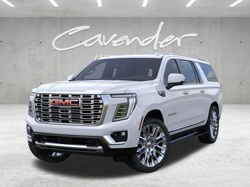 New 2026 GMC Yukon XL Denali w/ Denali Reserve Package AWD/4WD image 6