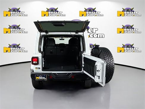 Used 2023 Jeep Wrangler Sahara image 26