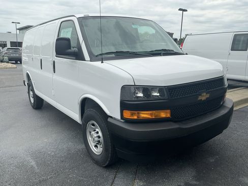 New 2026 Chevrolet Express 2500 RWD image 2