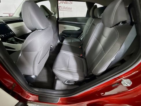 Certified 2024 Hyundai Tucson SE FWD image 26
