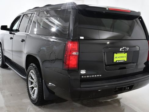 Used 2017 Chevrolet Suburban LT image 14