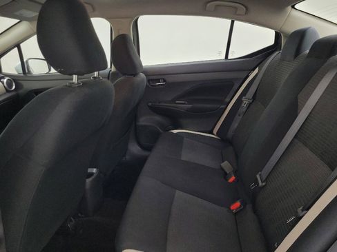 Used 2022 Nissan Versa SV FWD image 18
