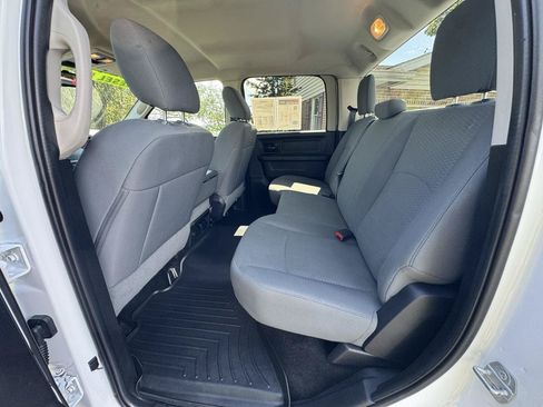 Used 2016 RAM 2500 Tradesman w/ Chrome Appearance Group AWD/4WD image 12