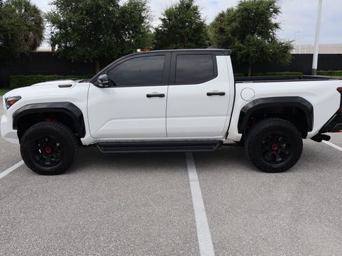 Used 2026 Toyota Tacoma TRD Pro AWD/4WD image 12