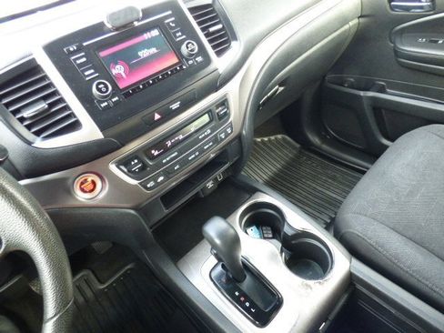 Used 2019 Honda Pilot LX image 16