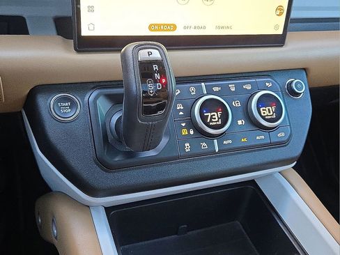 Used 2025 Land Rover Defender 110 X-Dynamic SE image 27