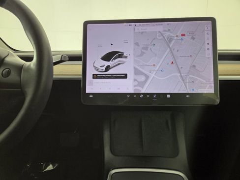 Used 2021 Tesla Model 3 Standard Range Plus image 18